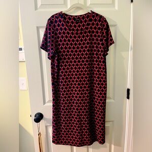 Elegant Red and Black Patterned Dress